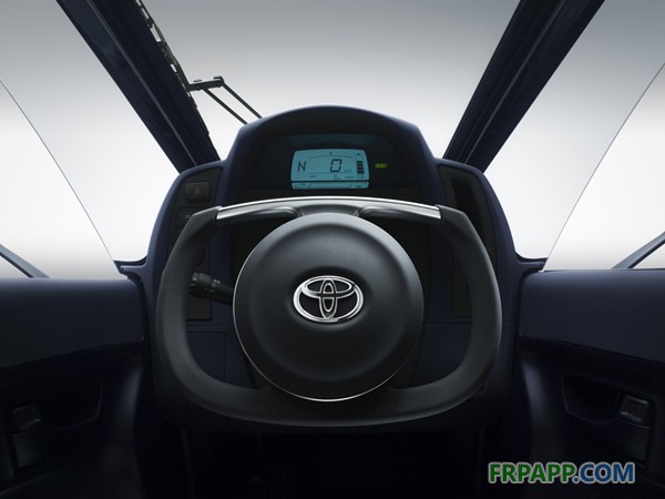 新一代代步工具:豐田i-Road三輪純電動概念車